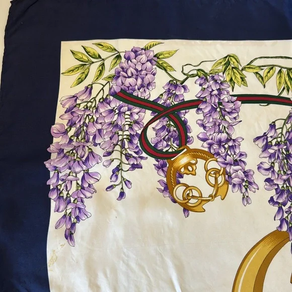 Vintage Gucci Silk scarf - Picture 5 of 16